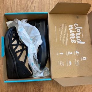 BZees brand new shoes never been worn